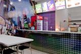 PRODAJEMO OPREMU ZA FAST FOOD RESTORAN L7EyP